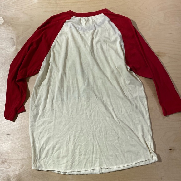 Red and White Graphic T-Shirt XL (OM) - Picture 9 of 12